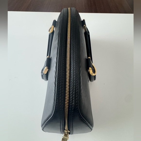 LOUIS VUITTON EPI LEATHER JASMIN AUTHENTIC - Picture 5 of 9